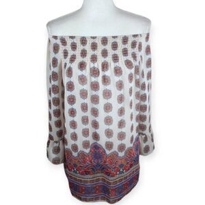 BOHO-INSPIRED OFF-THE-SHOULDER WHITE, BLUE, RED FLORAL BLOUSE SZ.M/L EUC.